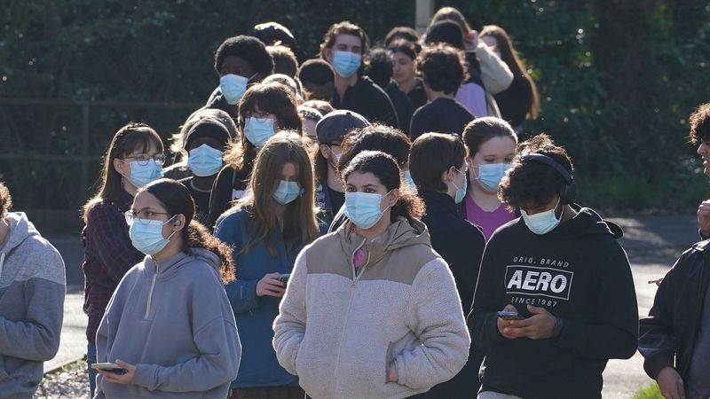 imported-skynews-meningitis-kent-facemasks_7204612.jpg