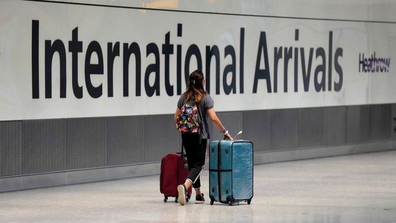 imported-skynews-heathrow-airport-terminal-5_7322119.jpg