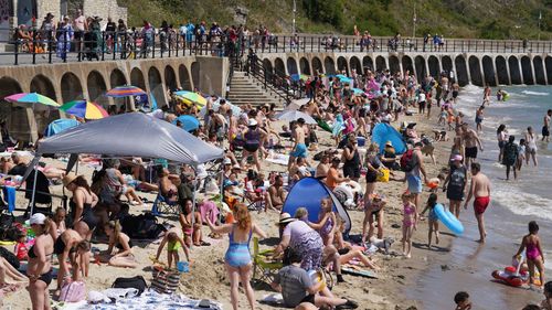 imported-skynews-heat-wave-beach_7294659.jpg