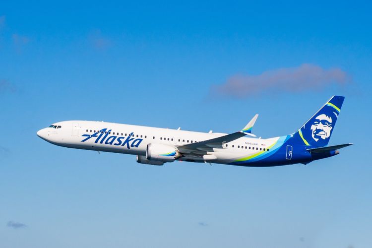 imported-MKT_2310_737_MAX_9_air2air_010-4b0fa3.jpg