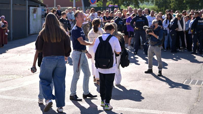 imported-skynews-students-aubagne-france_7375118.jpg