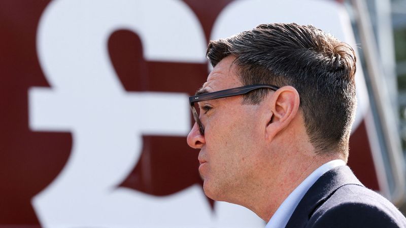 imported-skynews-andy-burnham_7304347.jpg