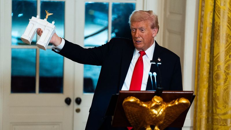 imported-skynews-donald-trump-arch-washington_7357130.jpg