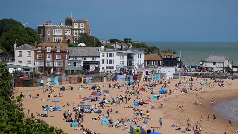 imported-skynews-heatwave-viking-bay_7299782.jpg