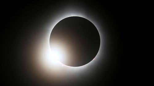 imported-skynews-eclipse-total-solar-eclipse_6516945.jpg