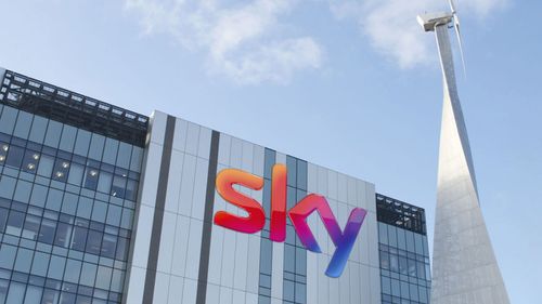 imported-skynews-sky-takeover-fox-osterley_4212640.jpg