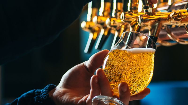 imported-skynews-istock-pub-beer-bar_6792564.jpg