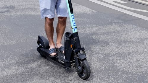 imported-skynews-e-scooter-motorbike_7359003.jpg