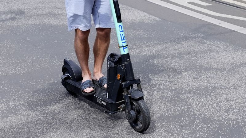 imported-skynews-e-scooter-motorbike_7359003.jpg