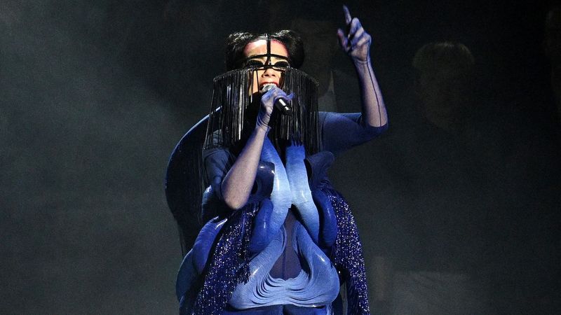 imported-skynews-bjork-brit-awards_7178440.jpg