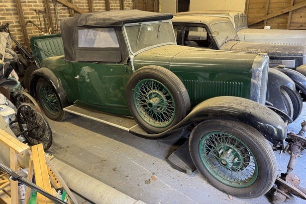 imported-0_SWNS_BARNFIND_CARS_003_150640.jpg