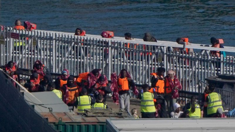 imported-skynews-migrants-migrant-boat_7230589.jpg