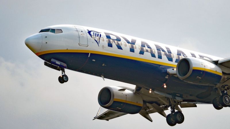 imported-skynews-ryanair-plane_6292411.jpg